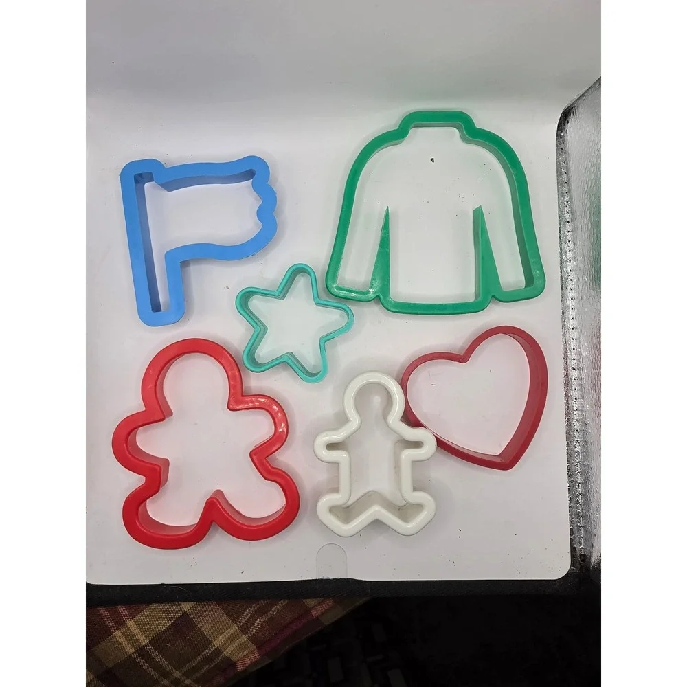 Vintage Assorted Plastic Cookie Cutters Set Heart Star Gingerbread Man Sweater
